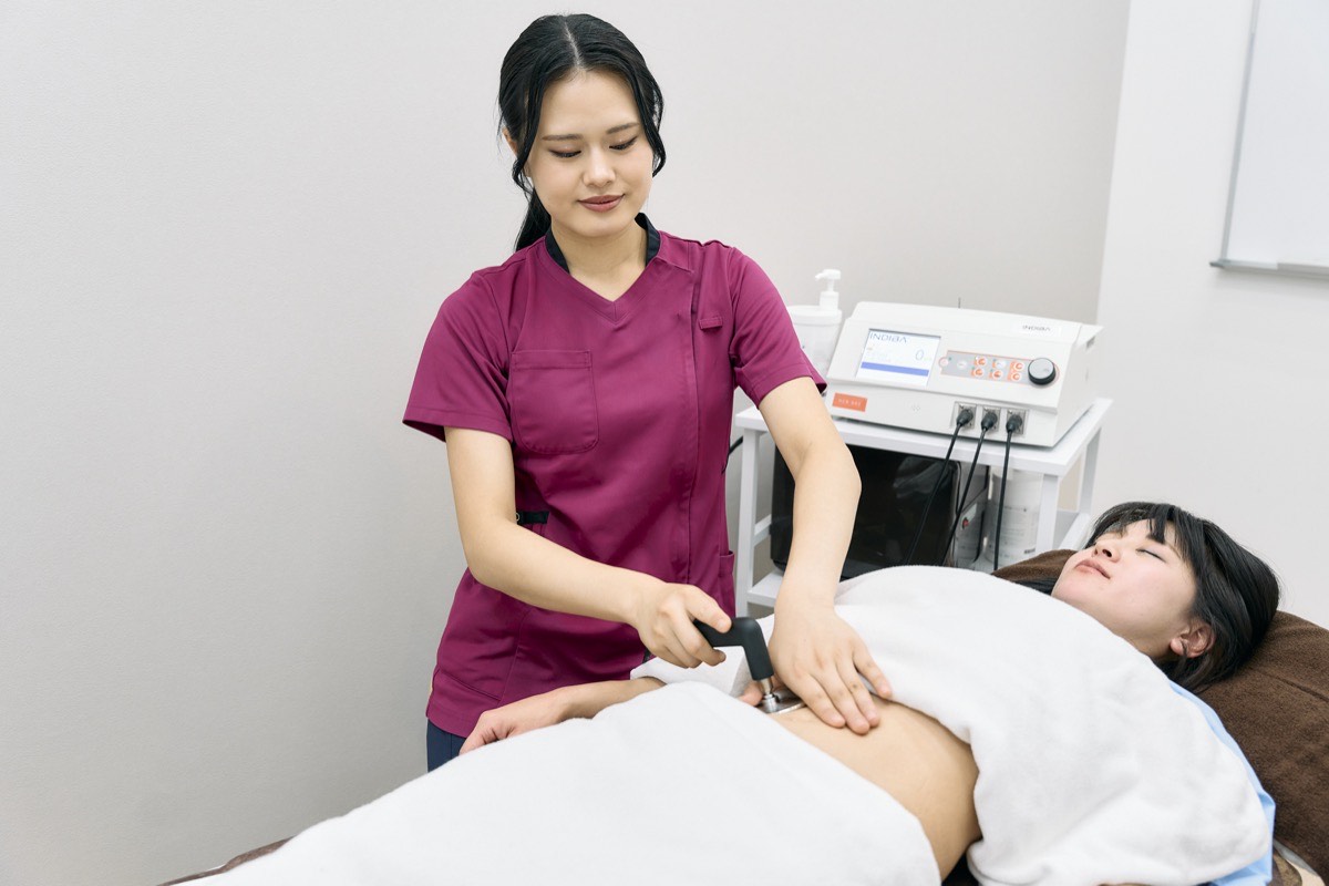 インディバ施術の様子